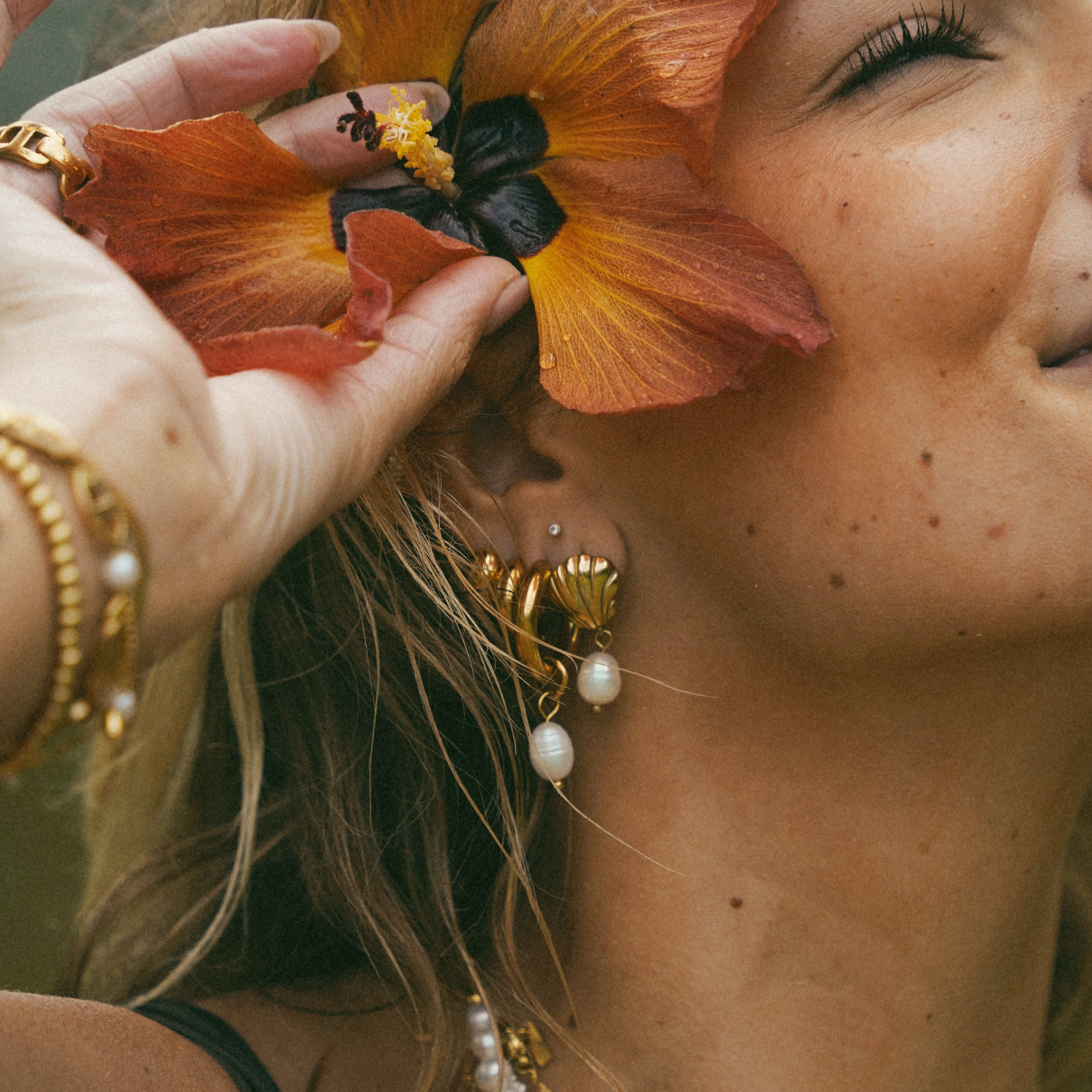 Dawnshell Earrings - Image 2