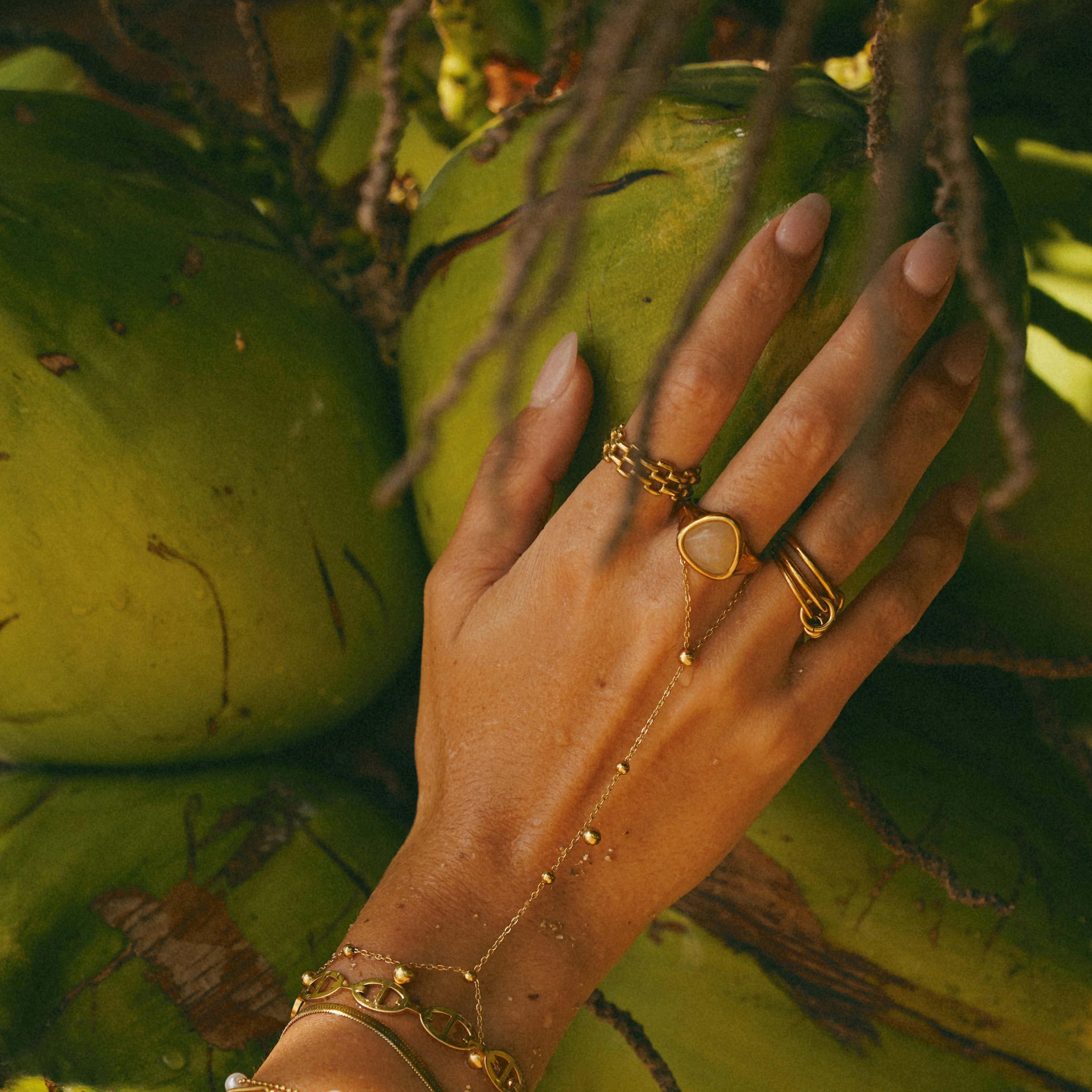 Alaula Gemstone Bold Ring - Image 2