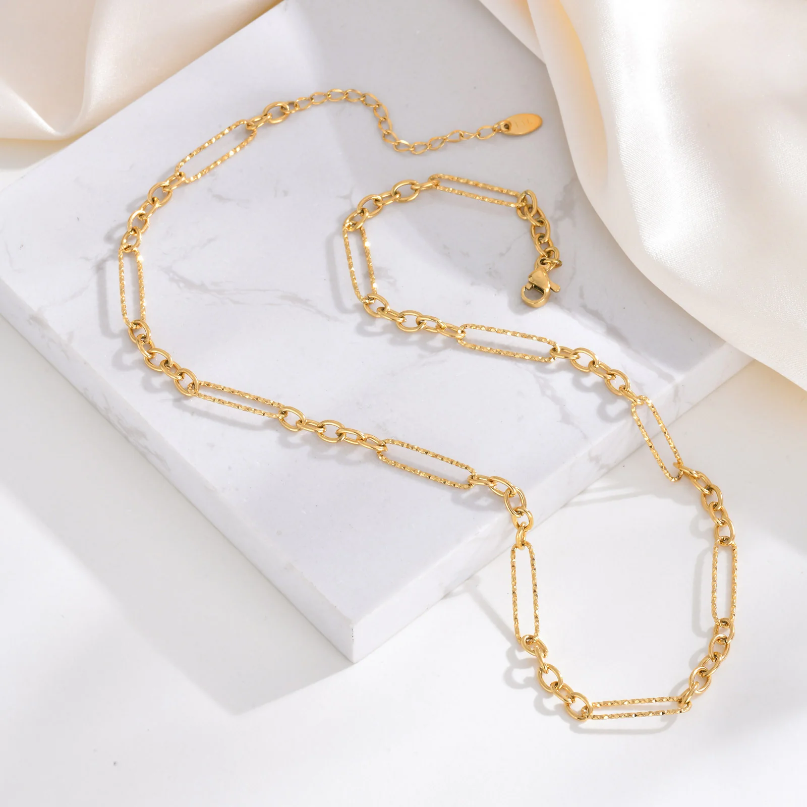 Dubai Hills Necklace - Image 2