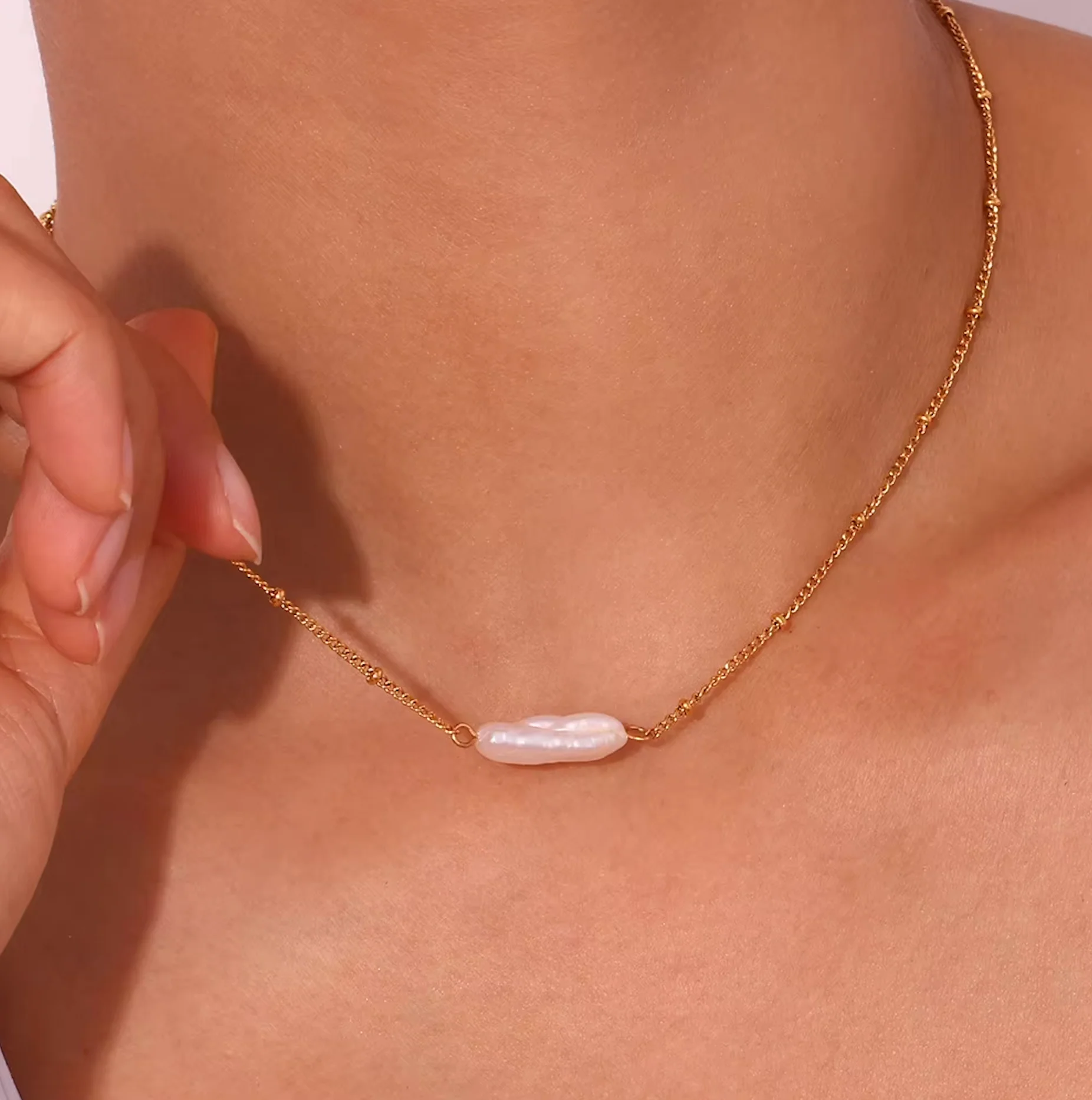 Helios Pearl Necklace - Image 3