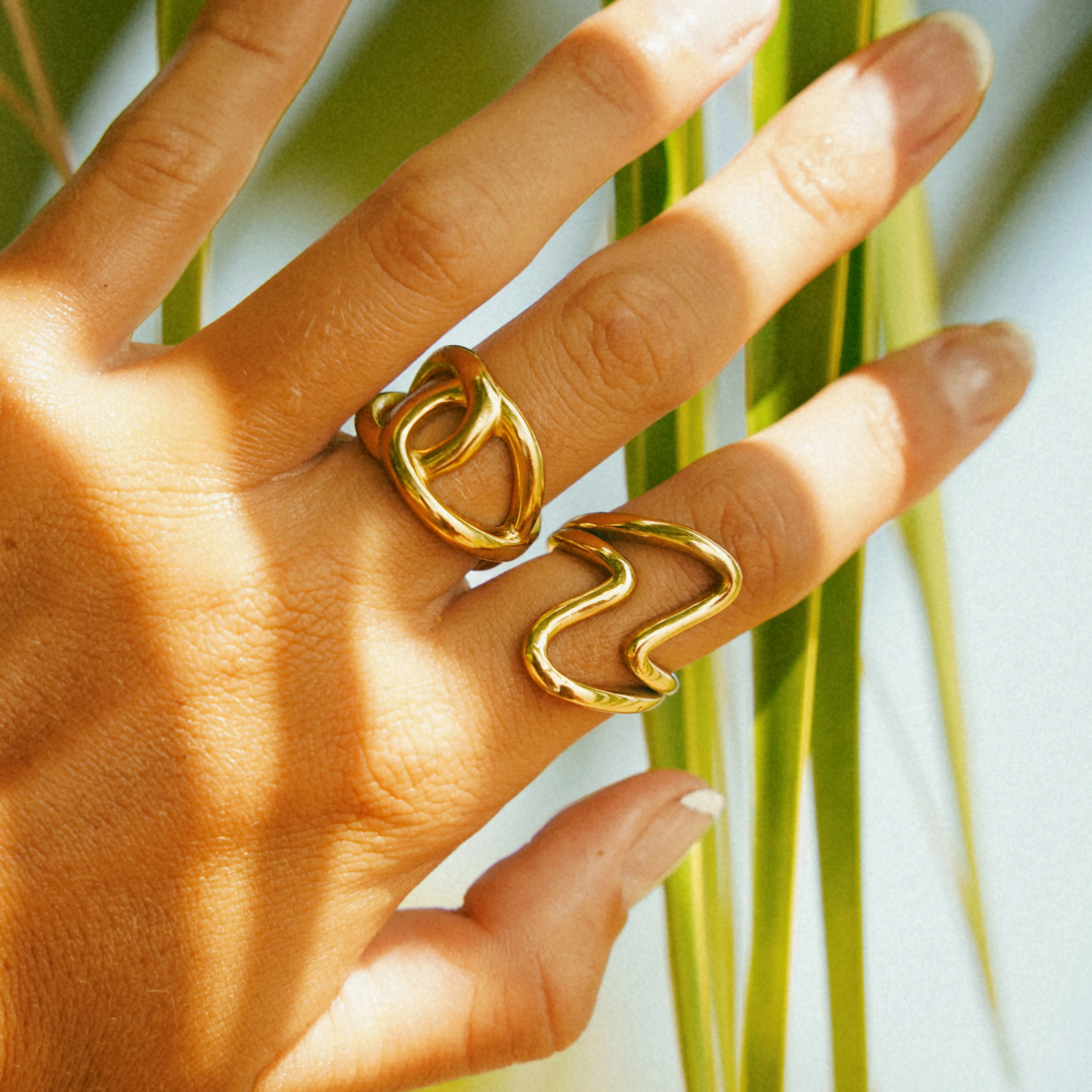 Isla Wave Ring - Image 3