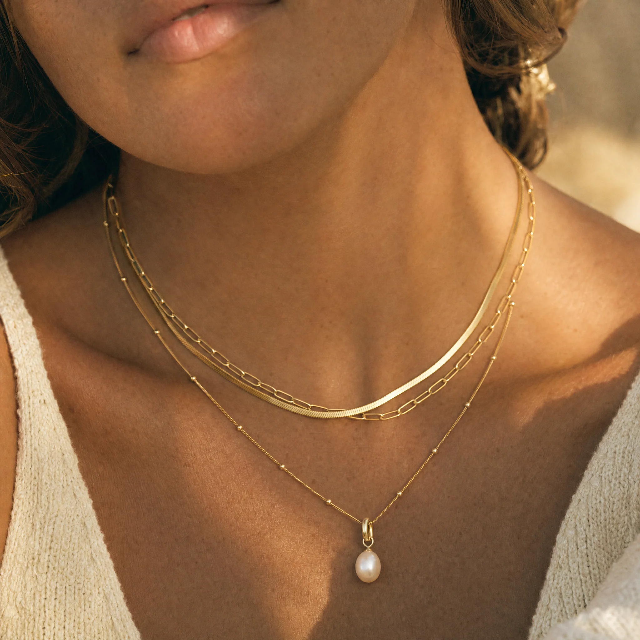 Isola Pearl Pendant Necklace - Image 4